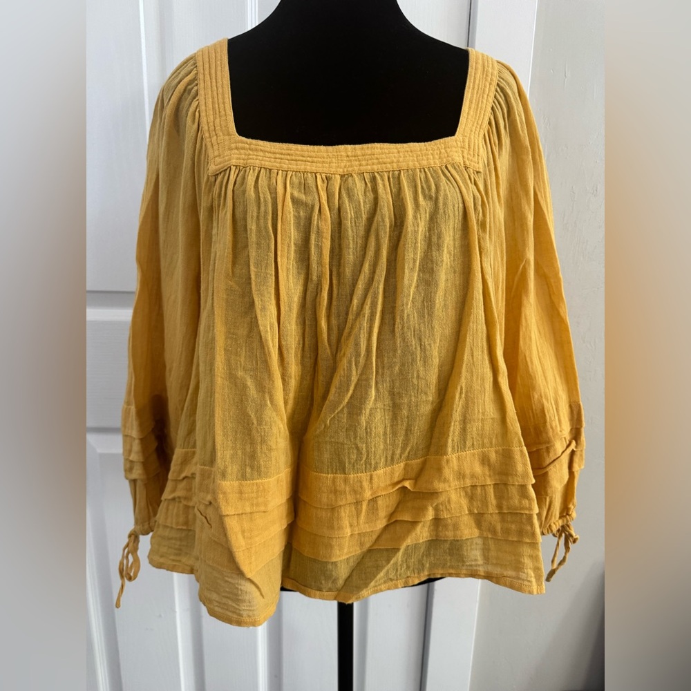 O'Neill Gold 3/4 Sleeve Boxy Blouse